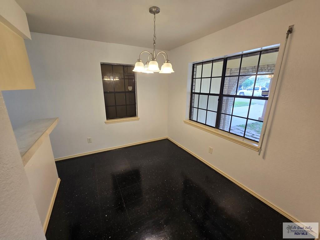 305 W 10th St, LOS FRESNOS, Texas image 12