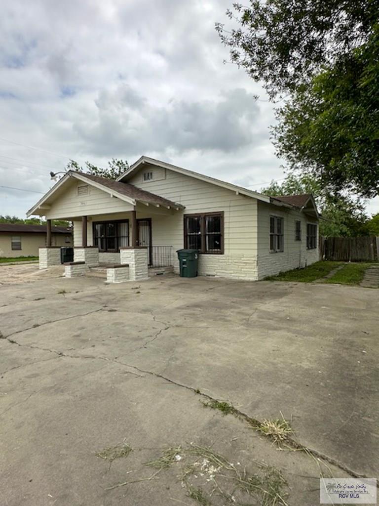 706 N 1st St, HARLINGEN, Texas image 2