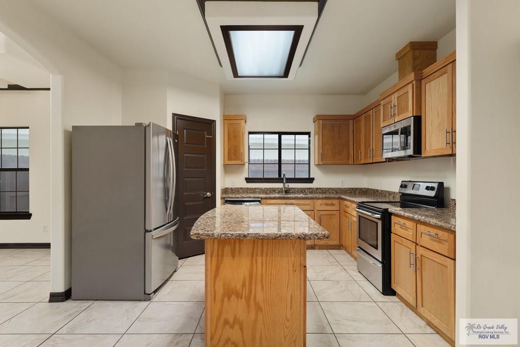 6705 Stone Oak Dr, BROWNSVILLE, Texas image 5