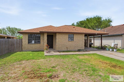 Homes For Sale - 305 W Seventh St<br/> Cameron County, LOS FRESNOS, TX 78566