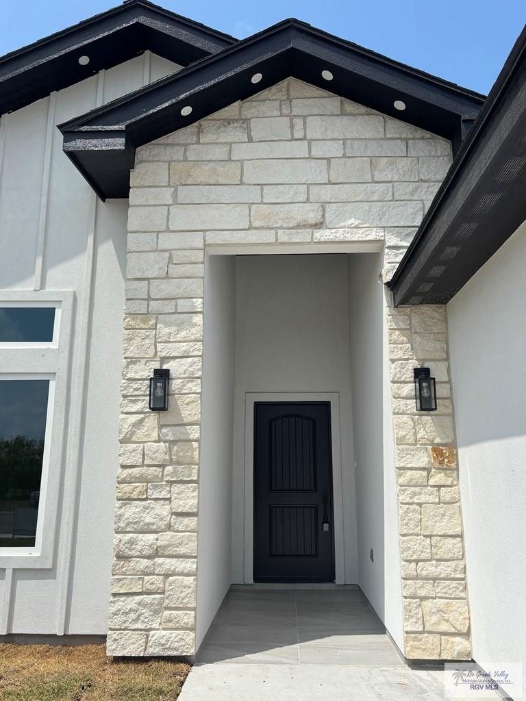 2742 Eliseo Villarreal Ave, PORT ISABEL, Texas image 2