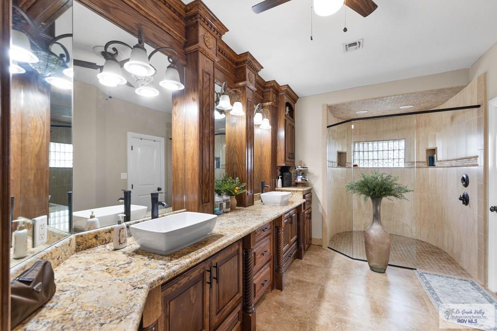 14141 N El Caribe Cir, LA FERIA, Texas image 33