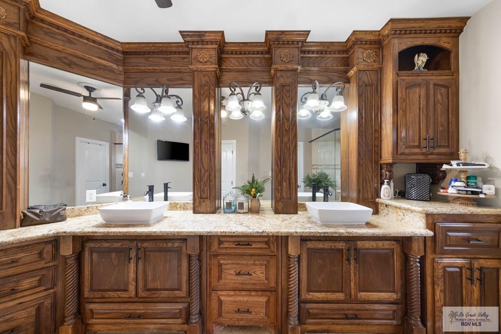 14141 N El Caribe Cir, LA FERIA, Texas image 32