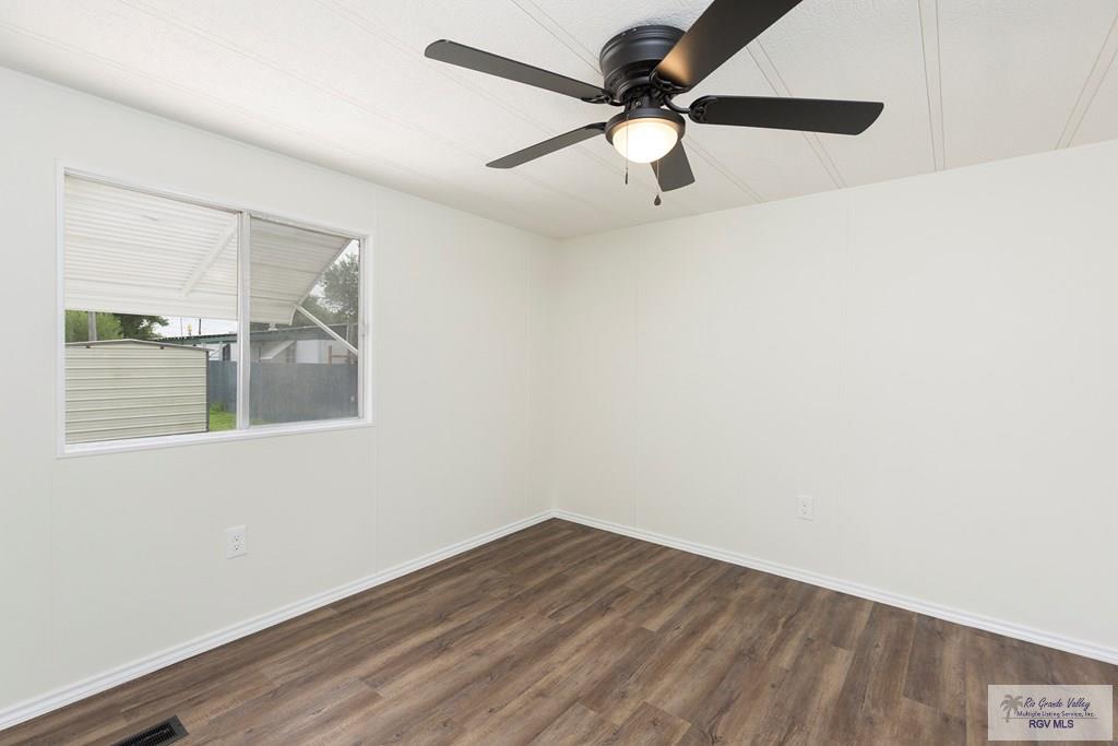 406 Illinois Cir, LA FERIA, Texas image 9