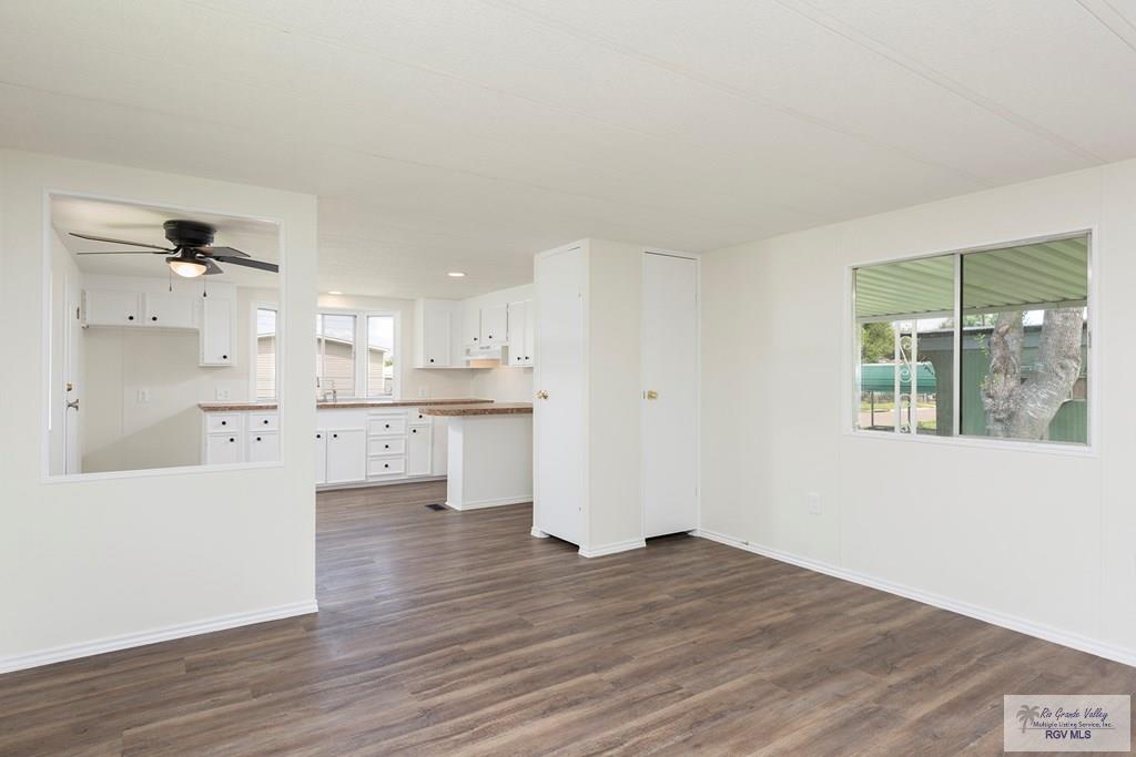 406 Illinois Cir, LA FERIA, Texas image 3