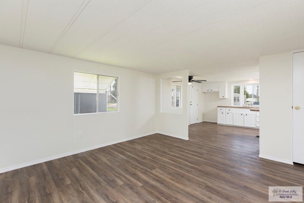 406 Illinois Cir, LA FERIA, Texas image 2