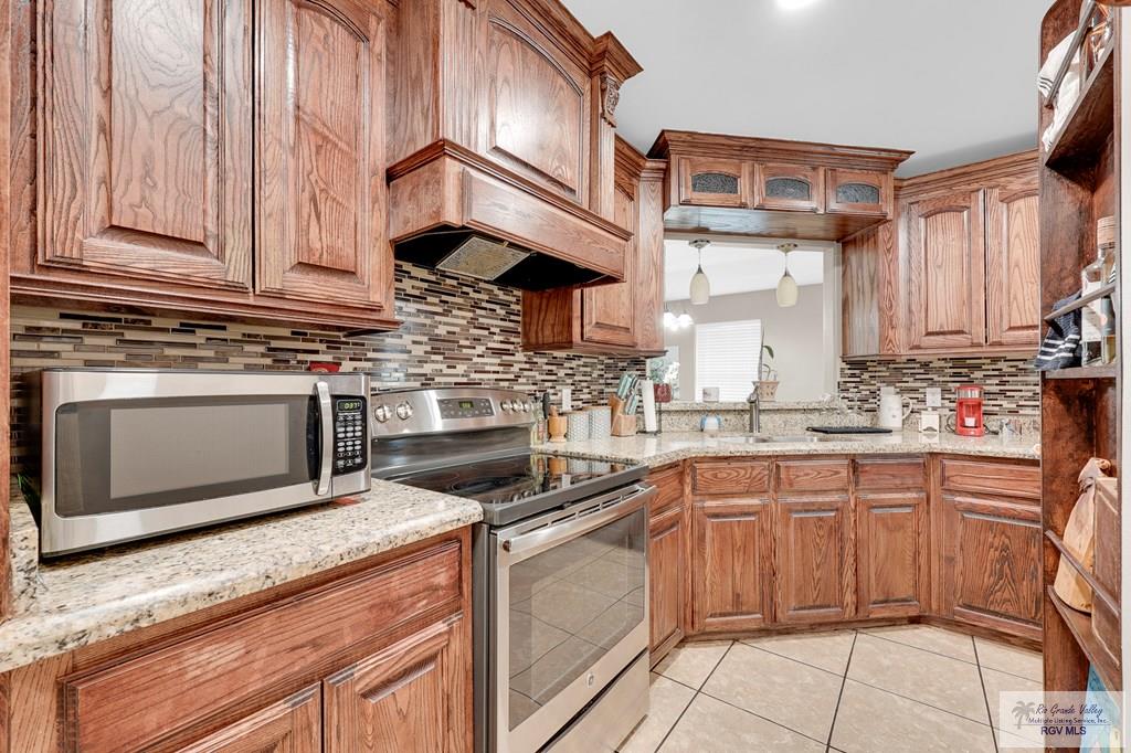 2175 El Camino St, BROWNSVILLE, Texas image 8
