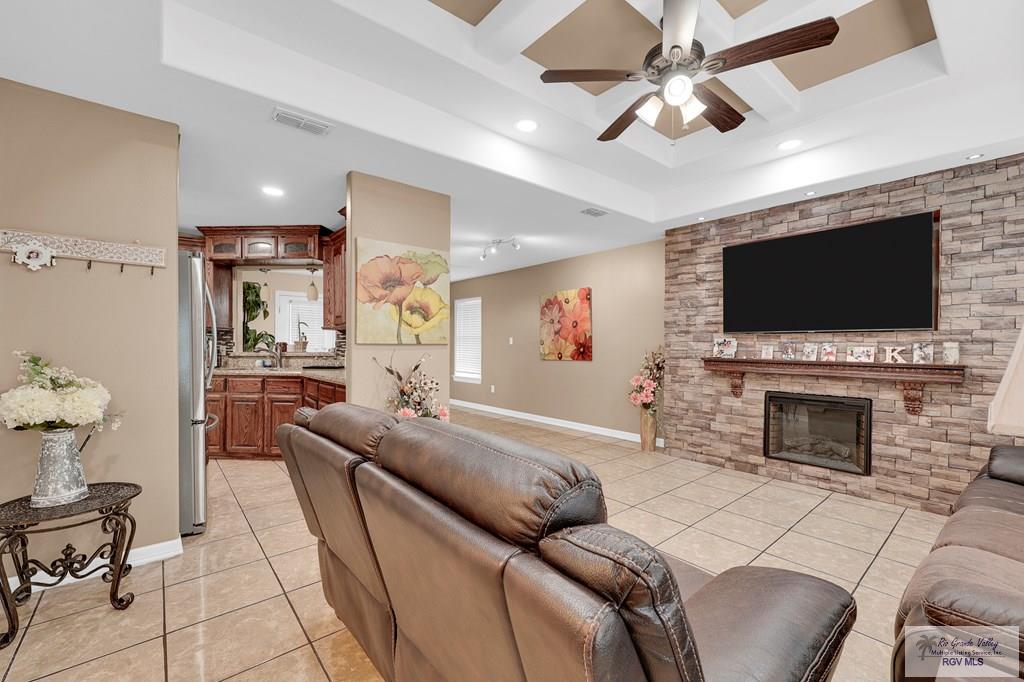 2175 El Camino St, BROWNSVILLE, Texas image 5