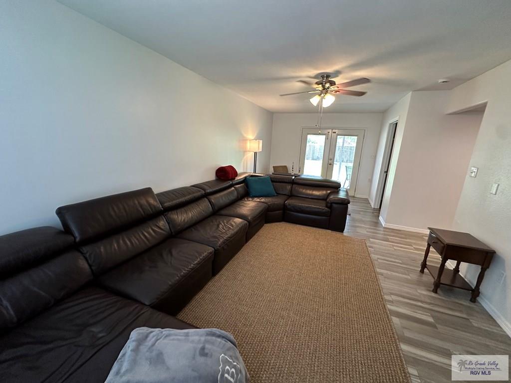 3418 Live Oak Drive, BROWNSVILLE, Texas image 17
