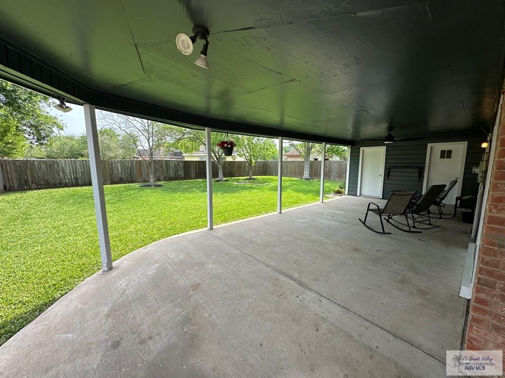 3418 Live Oak Drive, BROWNSVILLE, Texas image 27
