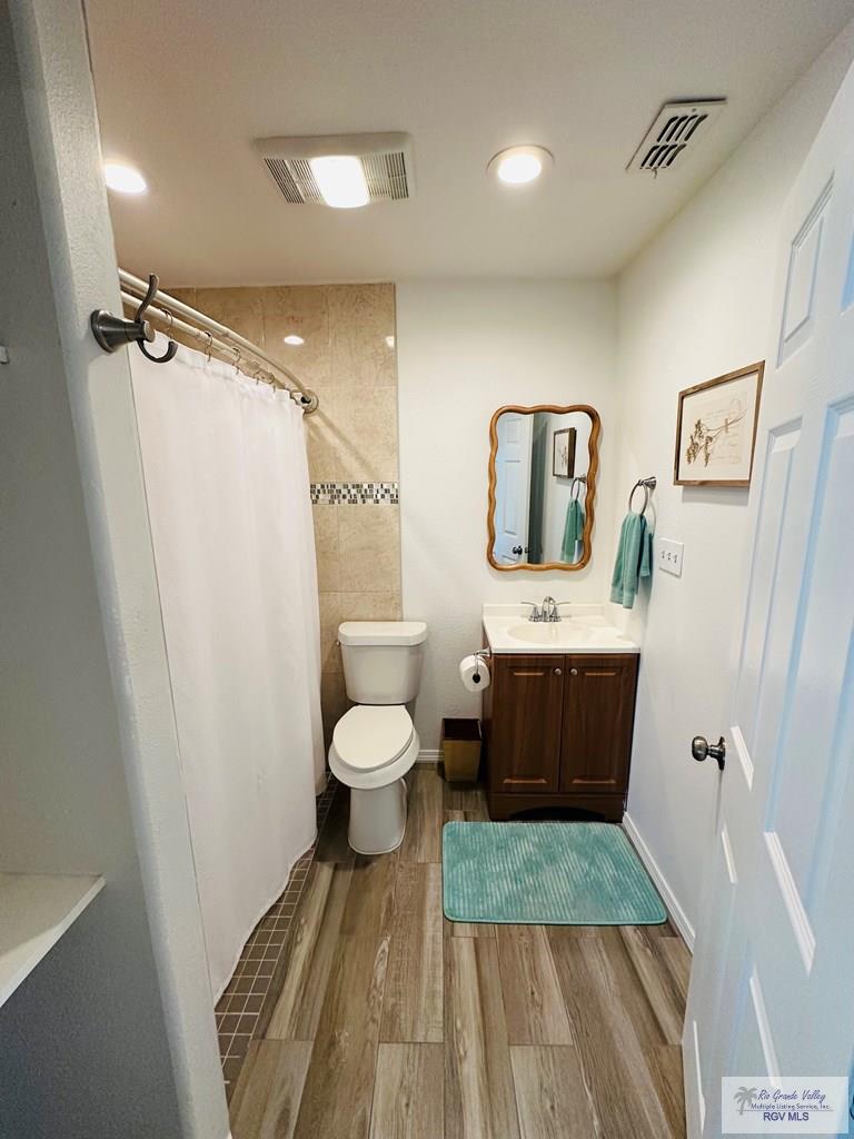 3418 Live Oak Drive, BROWNSVILLE, Texas image 18