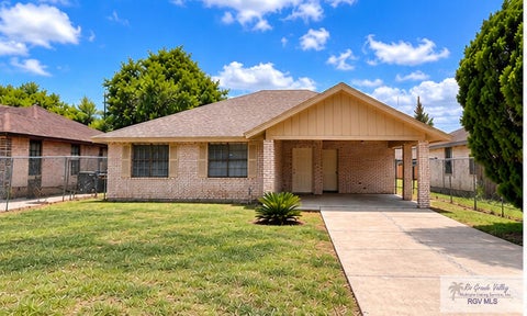 Homes For Sale - 306 E 8th St<br/> LOS FRESNOS, TX 78566