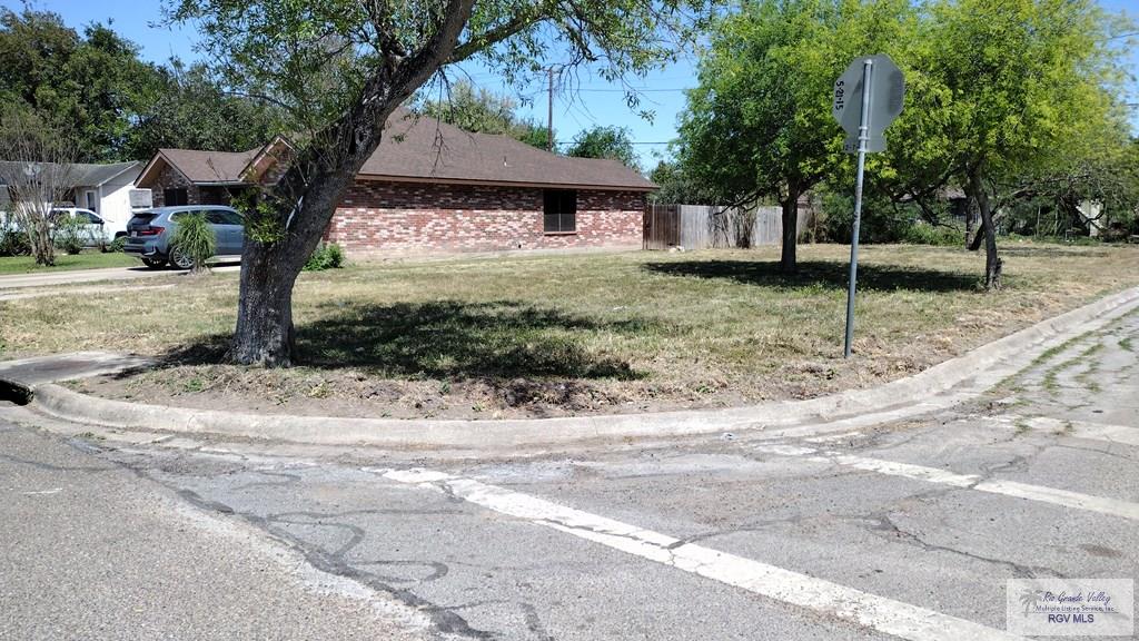 802 N B St, HARLINGEN, Texas image 2