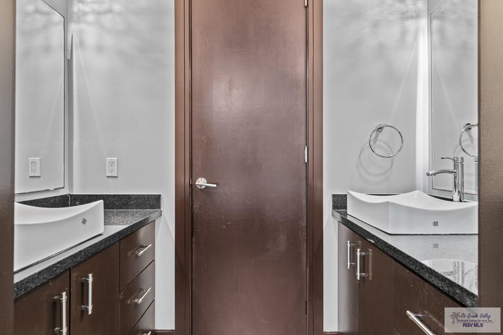 47 Medical St, BROWNSVILLE, Texas image 20