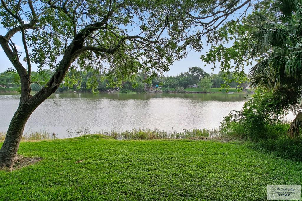 7085 W Lakeside Blvd, OLMITO, Texas image 7