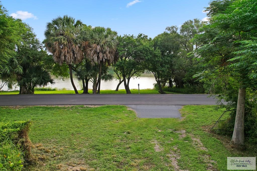 7085 W Lakeside Blvd, OLMITO, Texas image 2