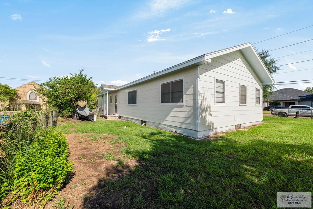 13817 E 3rd St, LYFORD, Texas image 2