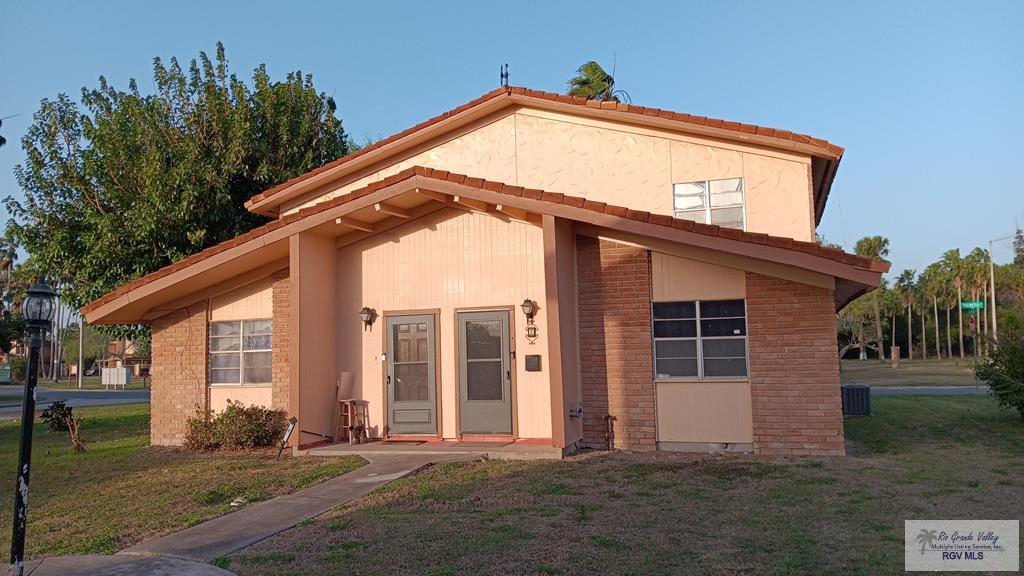 2 Palmetto Ct, BROWNSVILLE, Texas image 1