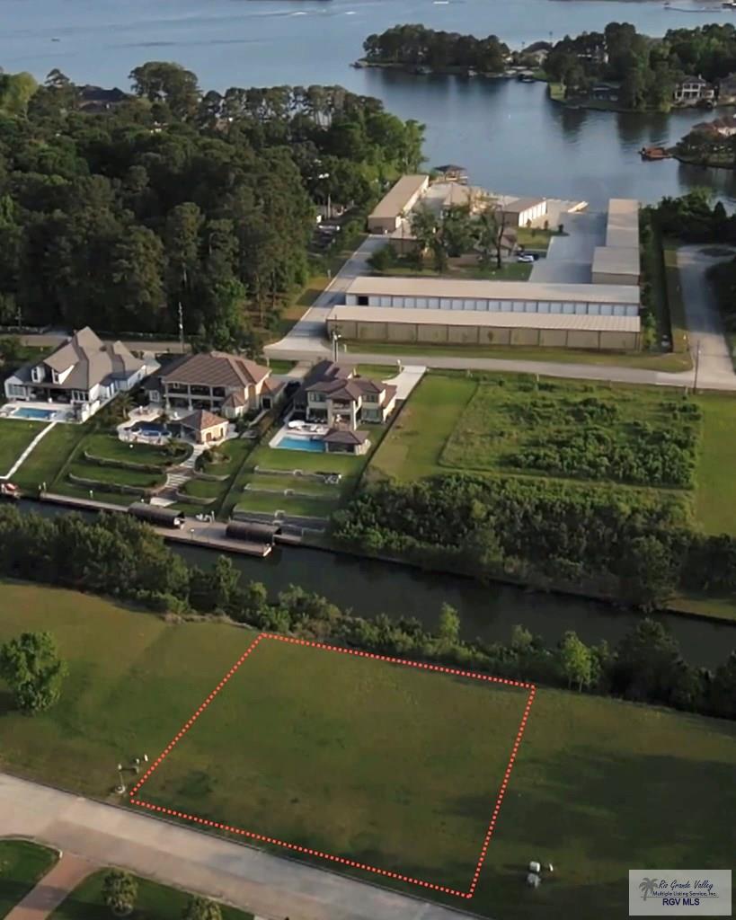 Whistling Oaks Dr, CONROE, Texas image 2