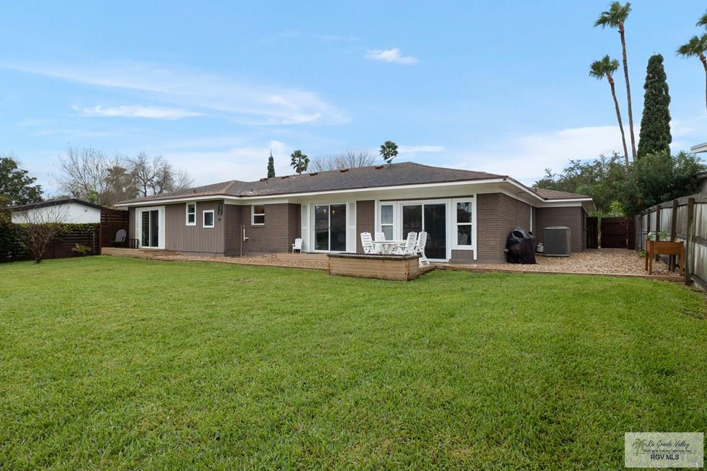 1215 Bluebonnet Dr, BROWNSVILLE, Texas image 26