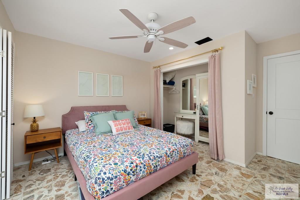 1215 Bluebonnet Dr, BROWNSVILLE, Texas image 16