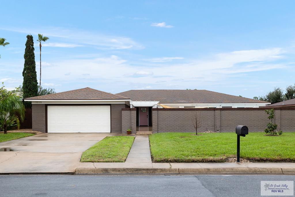 1215 Bluebonnet Dr, BROWNSVILLE, Texas image 1