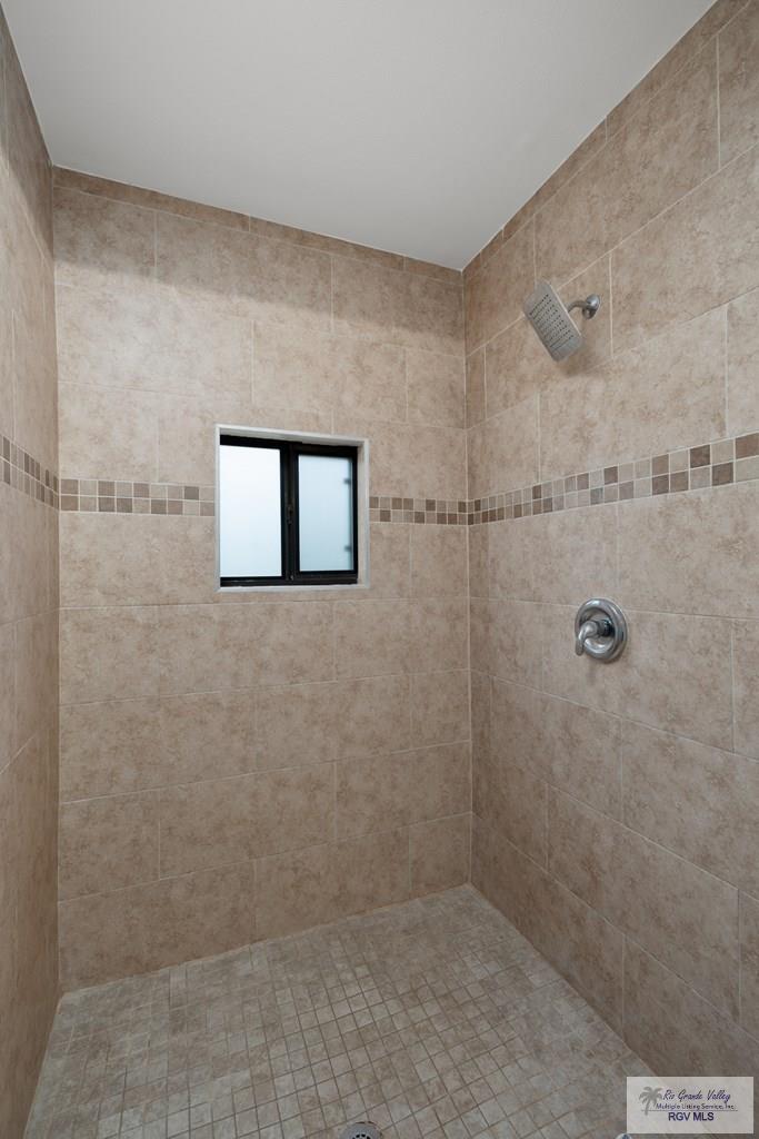 1215 Bluebonnet Dr, BROWNSVILLE, Texas image 14