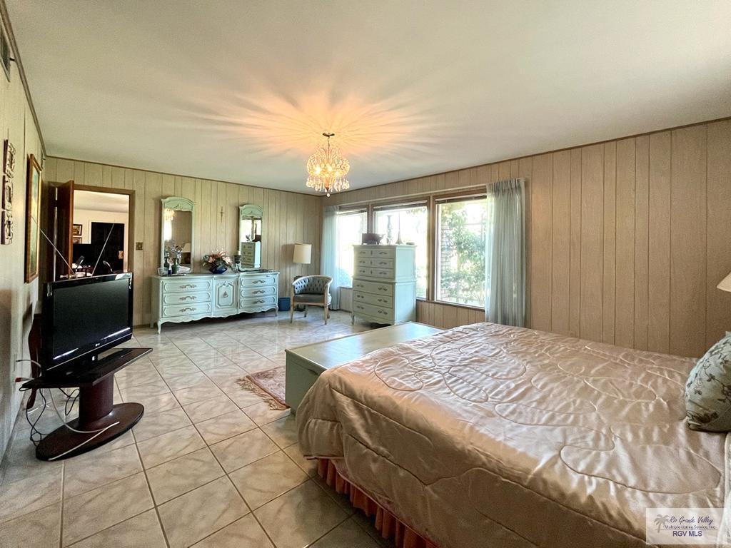 21 St Andrews Ln, BROWNSVILLE, Texas image 8