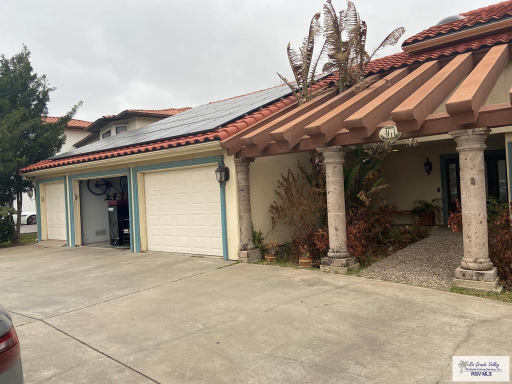 463 Champions Dr, BROWNSVILLE, Texas image 1