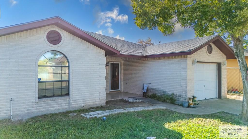 656 St Thomas Dr, BROWNSVILLE, Texas image 2