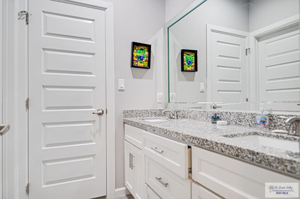 9830 Eucalipto Ave, LOS FRESNOS, Texas image 32