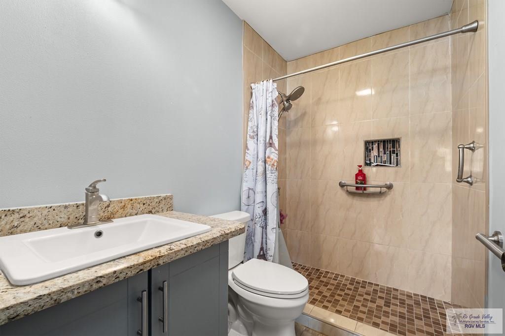 34 Santa Isabel St, BROWNSVILLE, Texas image 9