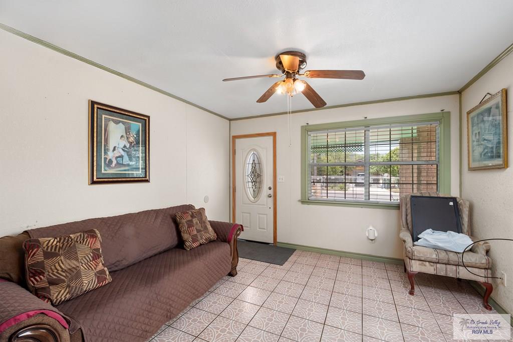 34 Santa Isabel St, BROWNSVILLE, Texas image 3