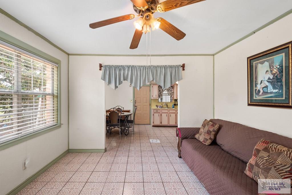 34 Santa Isabel St, BROWNSVILLE, Texas image 4