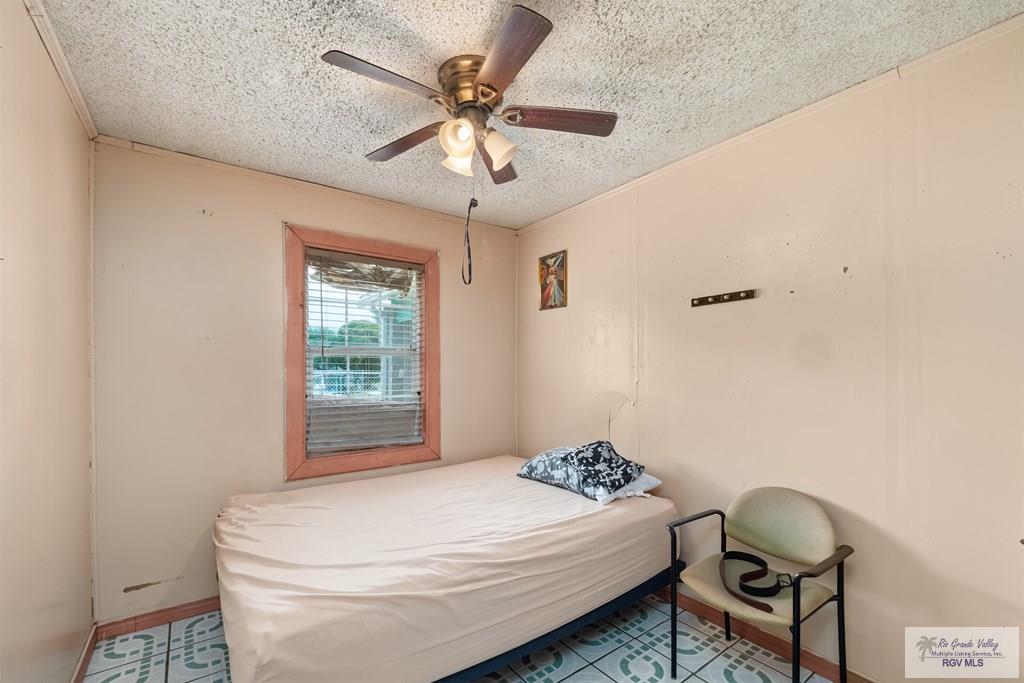 34 Santa Isabel St, BROWNSVILLE, Texas image 8