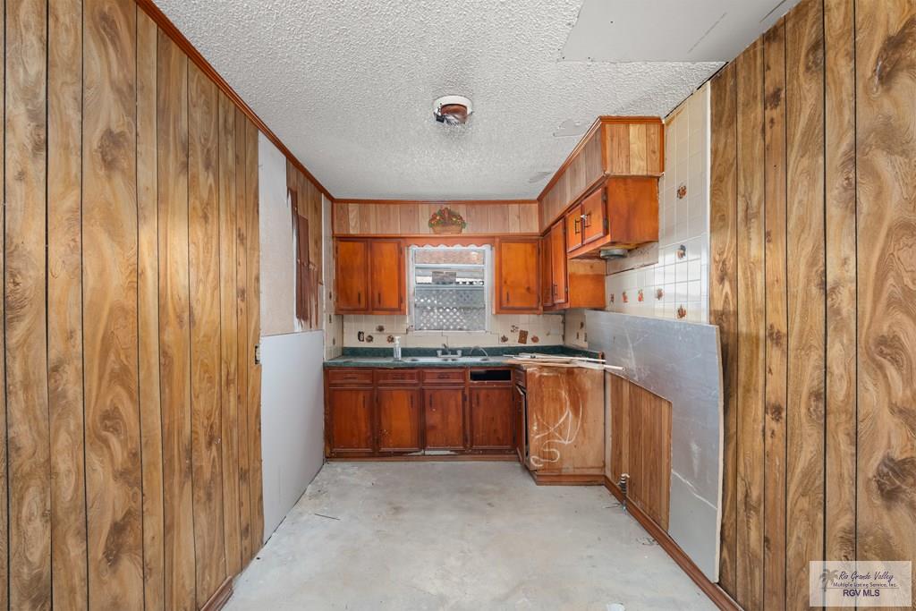 34 Santa Isabel St, BROWNSVILLE, Texas image 15