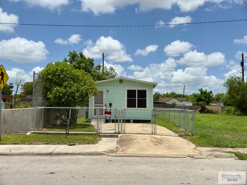 815 E Tyler St, BROWNSVILLE, Texas image 2