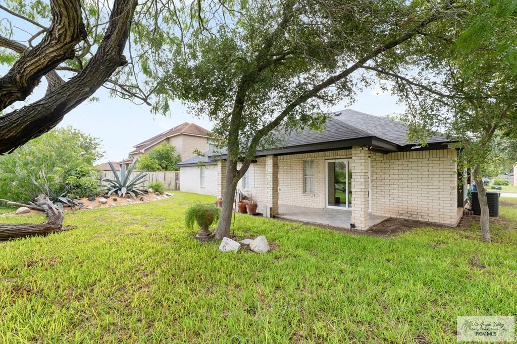 1548 Chipinque Dr, BROWNSVILLE, Texas image 19