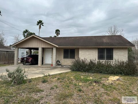 Homes For Sale - 900 S Tichenor Ln<br/> LA FERIA, TX 78559