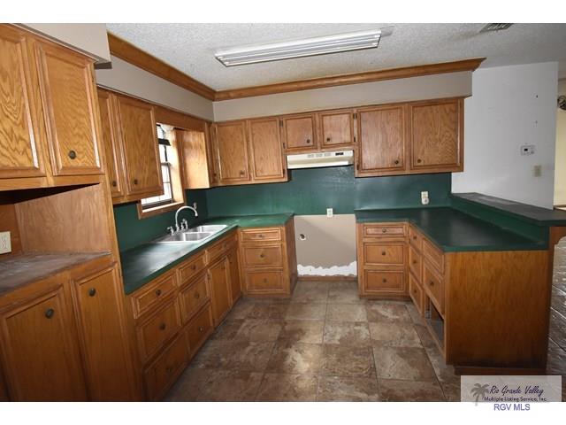 195 W 3rd St, SEBASTIAN, Texas image 4