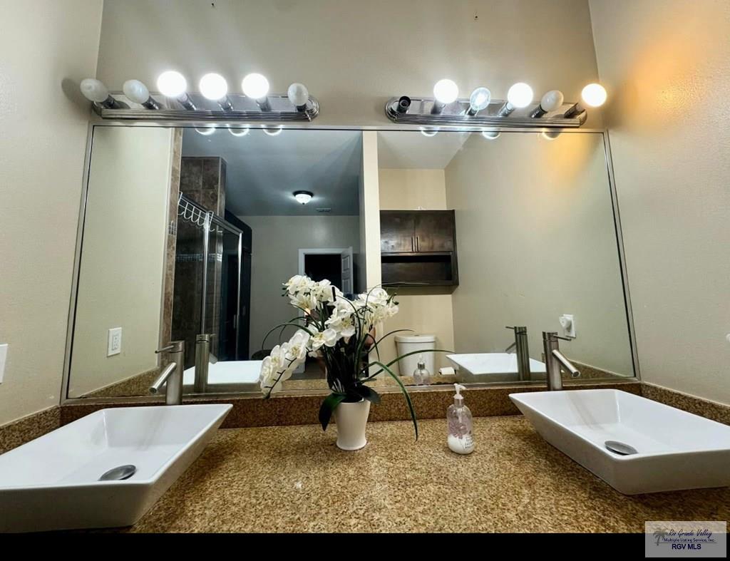 5507 Barbwire Ln, BROWNSVILLE, Texas image 10