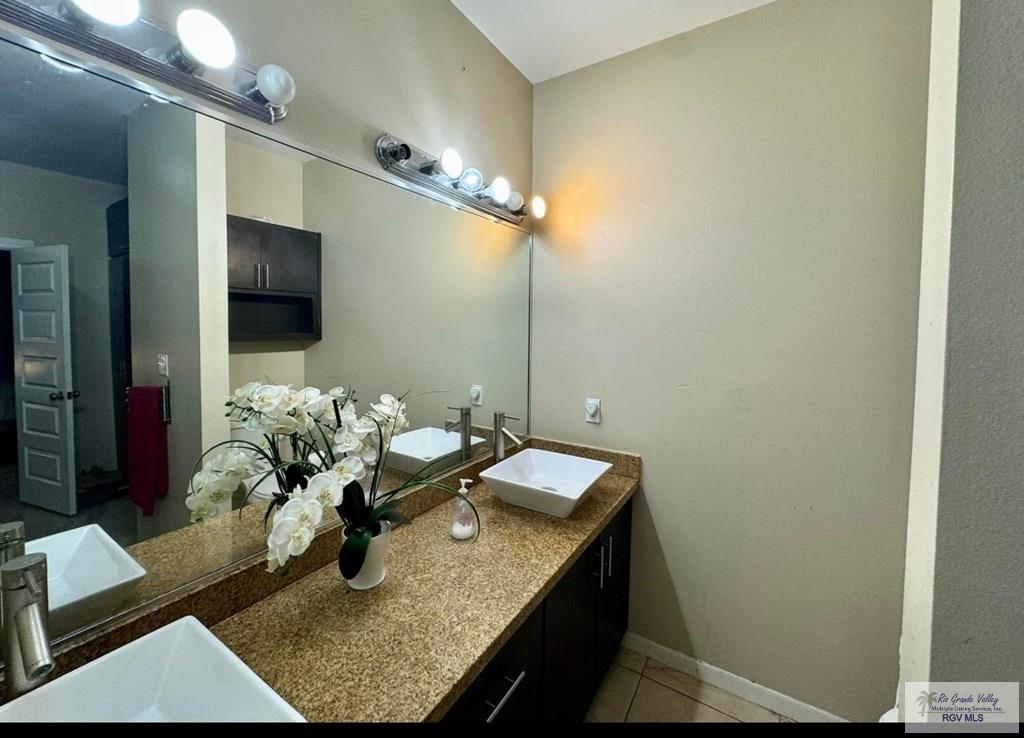 5507 Barbwire Ln, BROWNSVILLE, Texas image 7