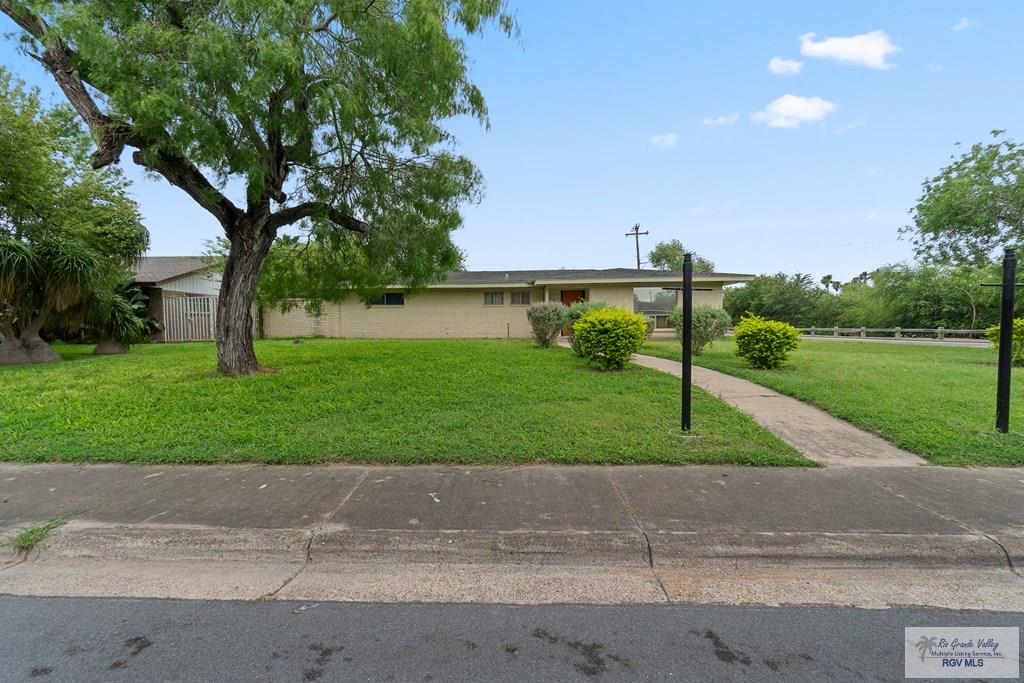 1185 Sycamore Dr, BROWNSVILLE, Texas image 4