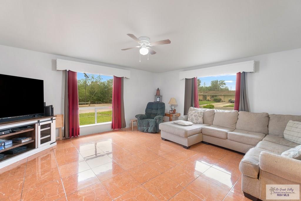 1185 Sycamore Dr, BROWNSVILLE, Texas image 5