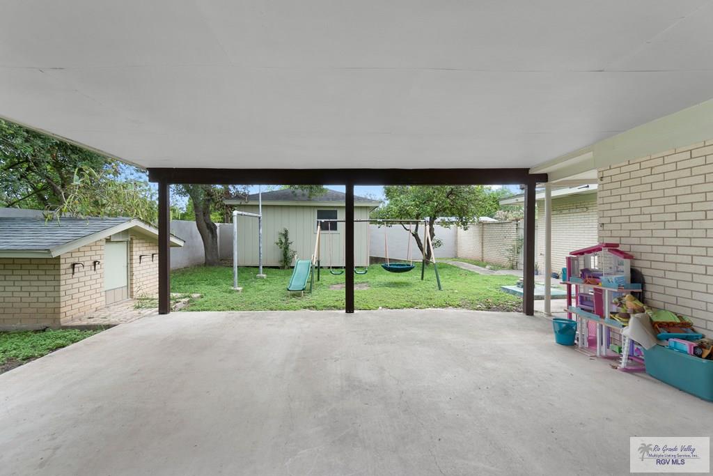 1185 Sycamore Dr, BROWNSVILLE, Texas image 16