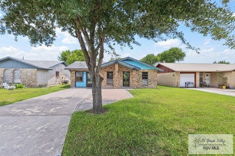 Homes For Sale - 208 E 9 St<br/> LOS FRESNOS, TX 78556
