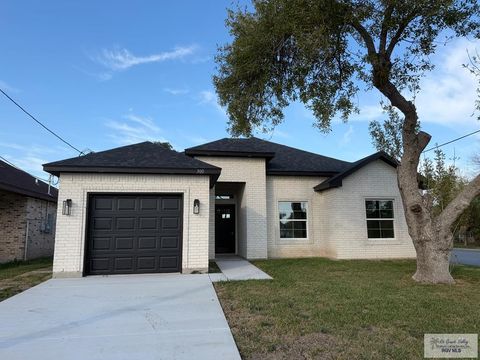 Homes For Sale - 300 S East St<br/> LA FERIA, TX 78559