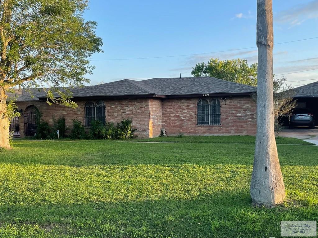 209 Santa Lorraine Ave, SANTA ROSA, Texas image 3