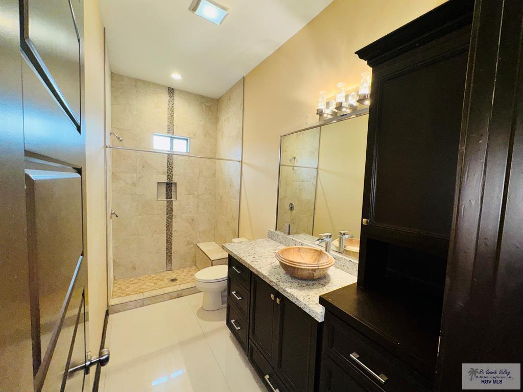 2540 Los Portales Dr, BROWNSVILLE, Texas image 30