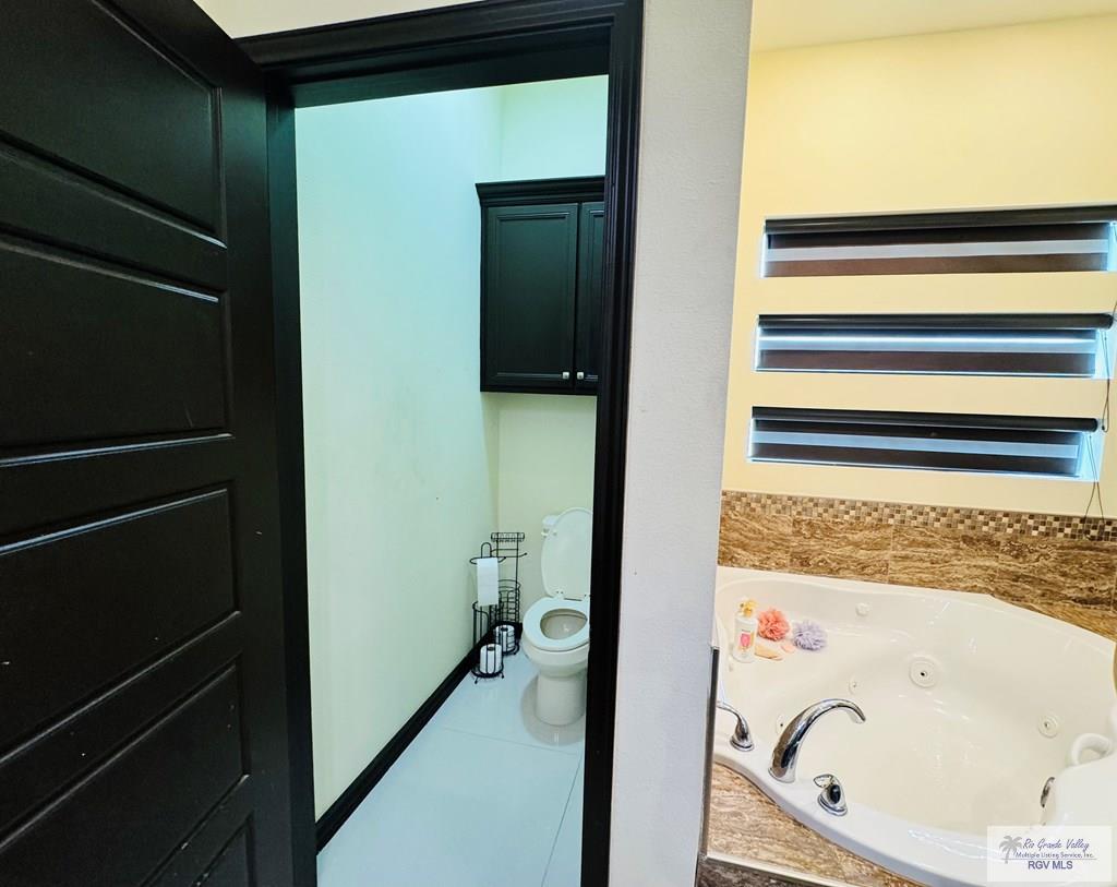 2540 Los Portales Dr, BROWNSVILLE, Texas image 21